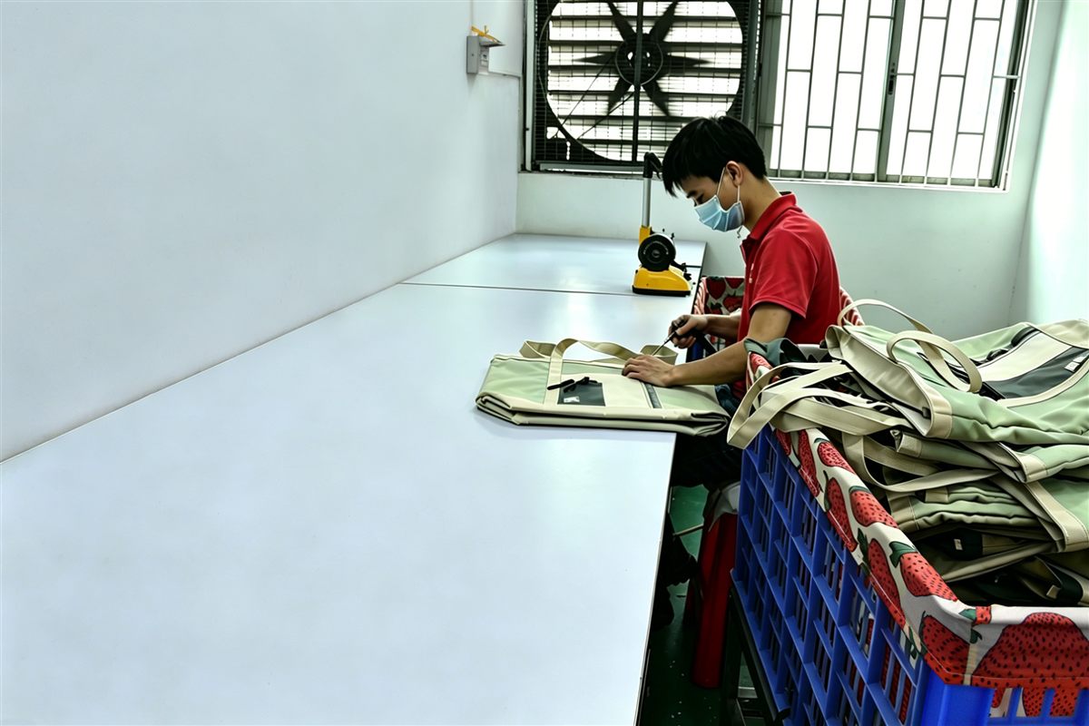 吹脏清洁 — 清理线头与产品表面
